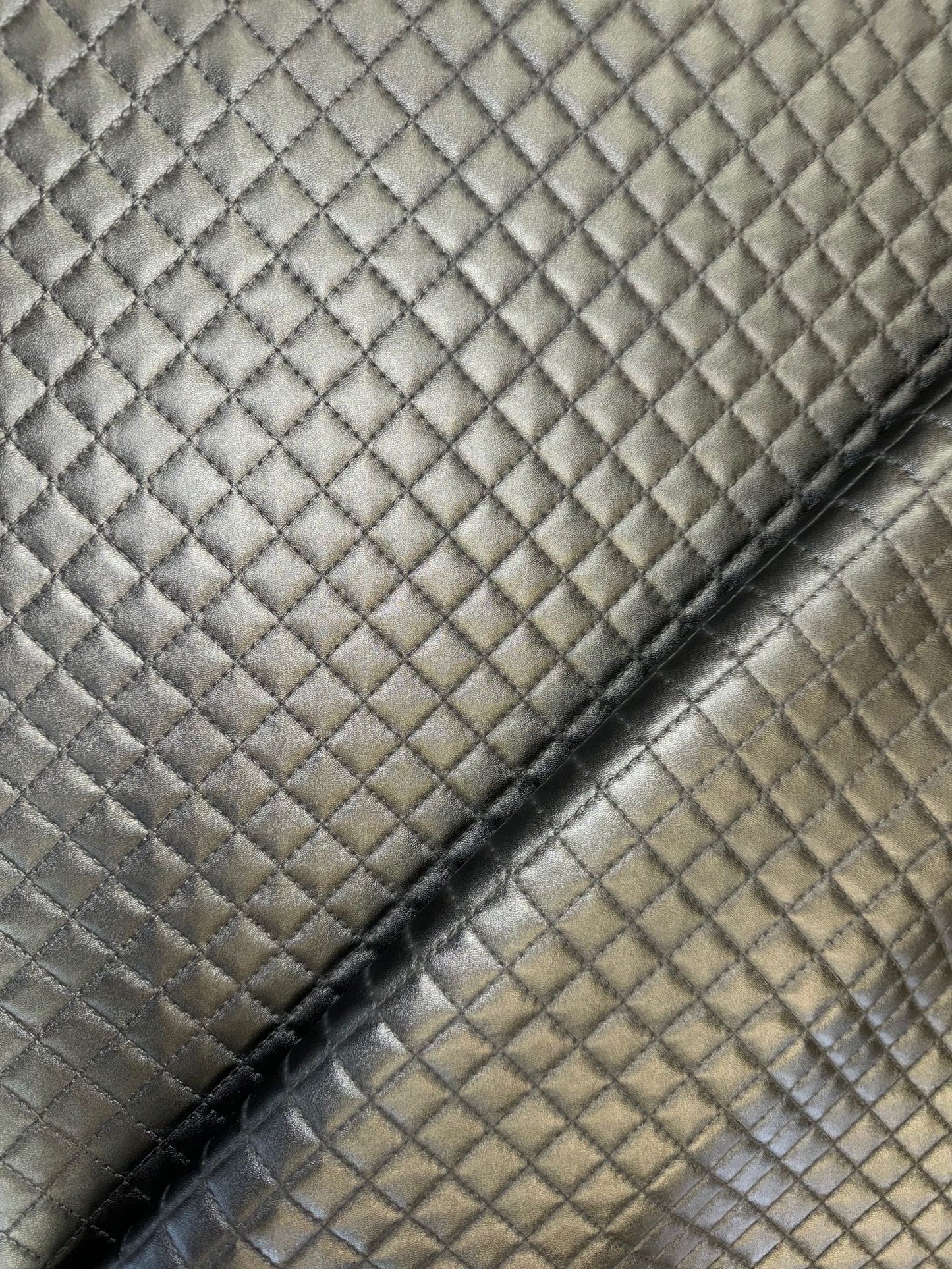 Luxury Diamond Quilted Vinyl - Black