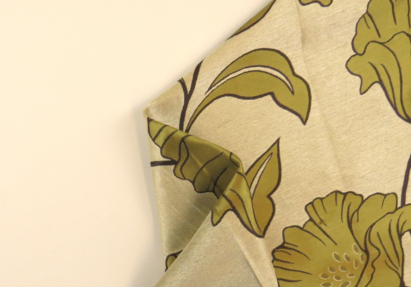 Alaska Crocodile Linen Upholstery Fabric