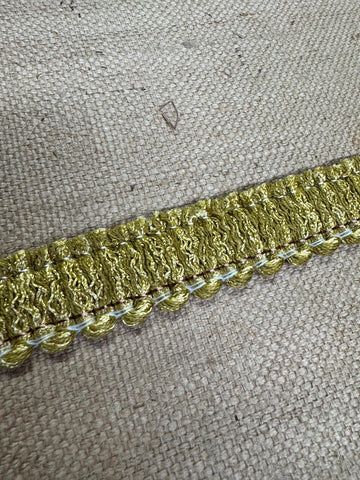 Polsterbürstenfranse/Rüschenborte – Goldgrün