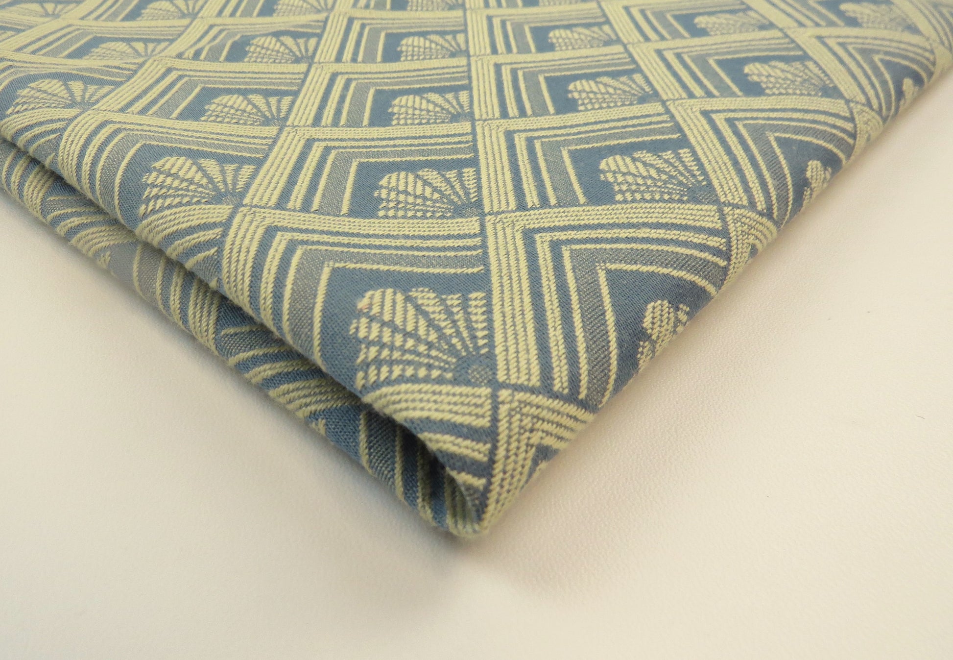 Clearance Manhattan Traditional Blue And Cream Linen Upholstery Fabric