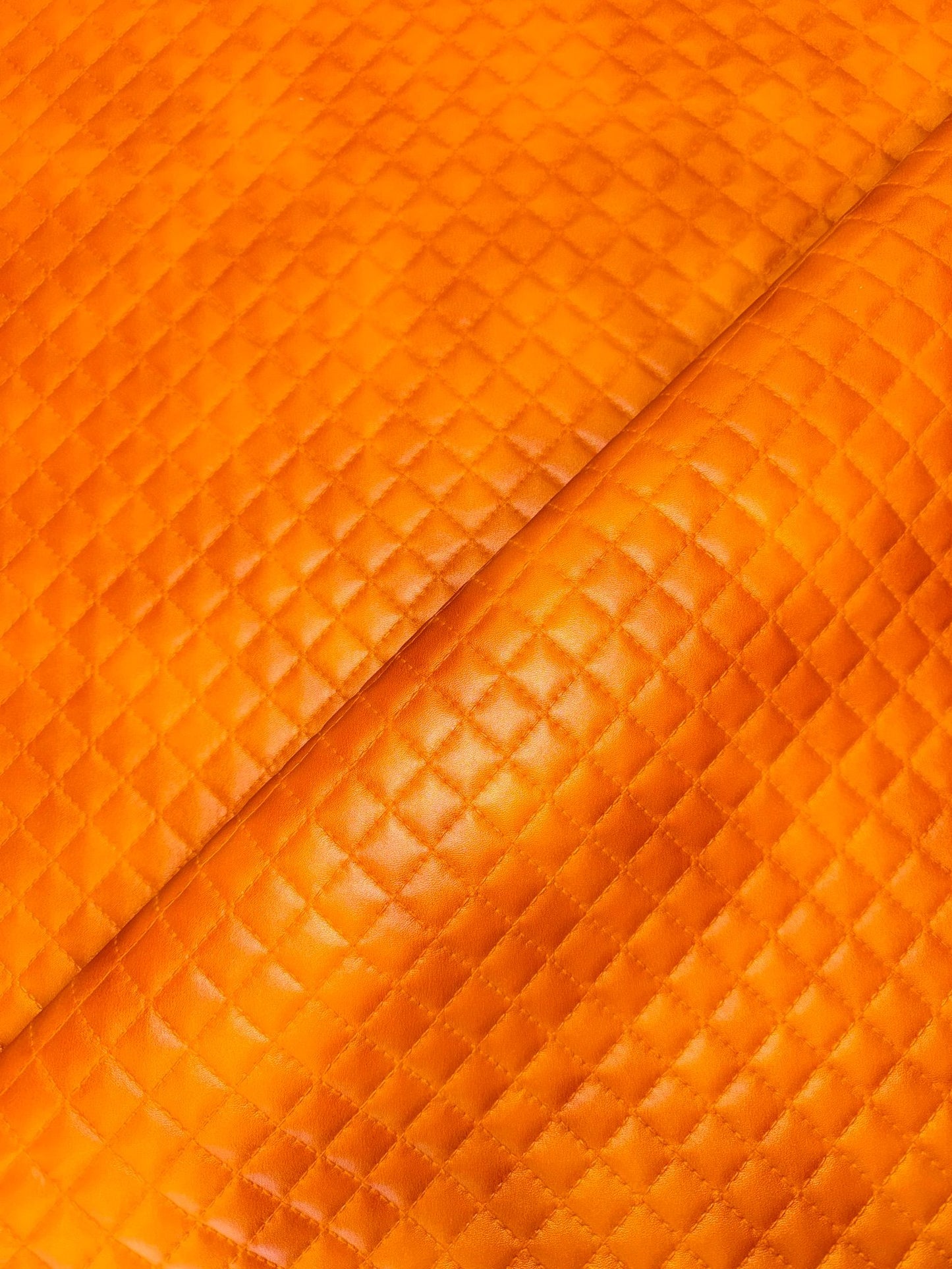Luxury Diamond Quilted Vinyl - Tan Marbled