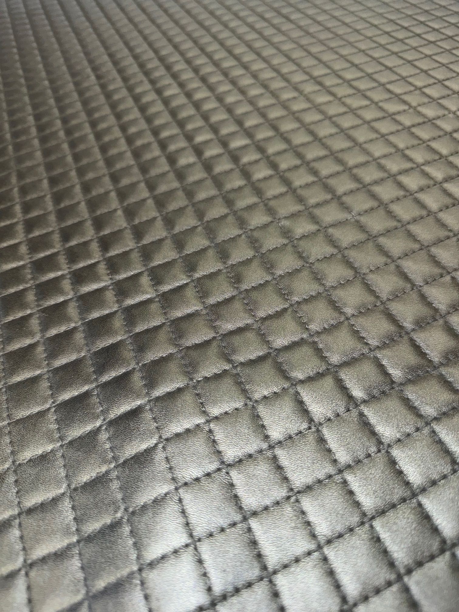 Luxury Diamond Quilted Vinyl - Black