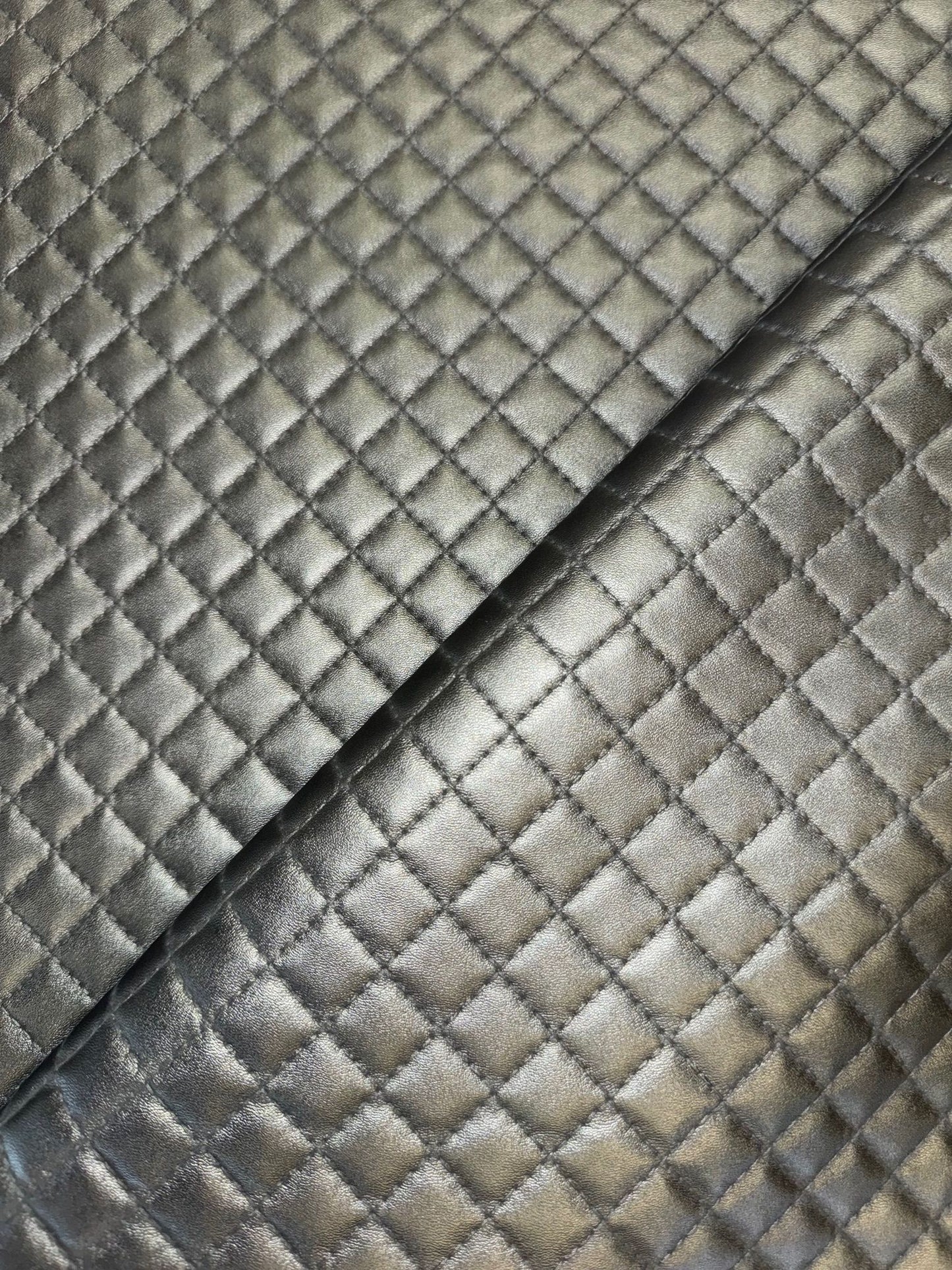 Luxury Diamond Quilted Vinyl - Black