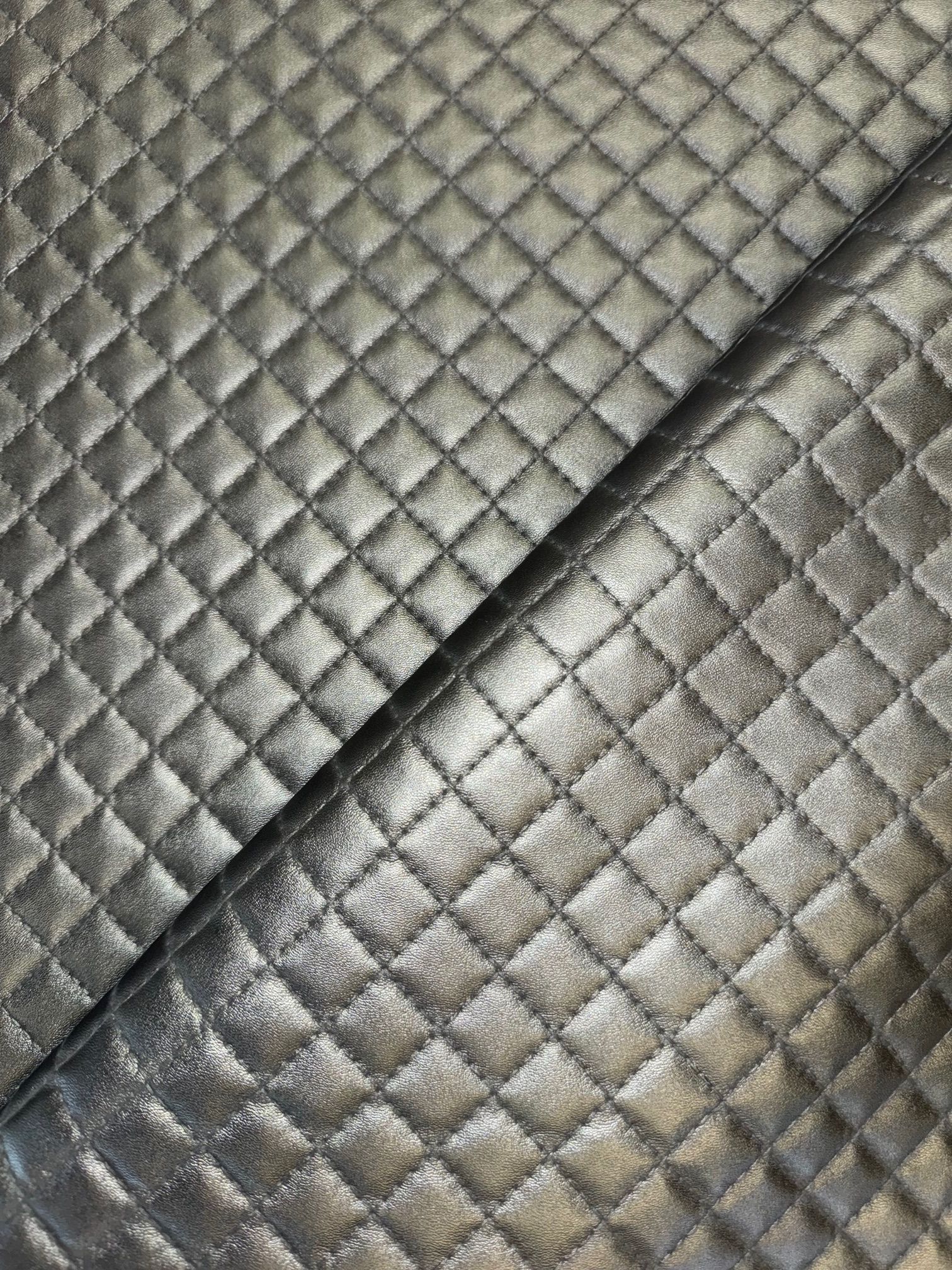 Luxury Diamond Quilted Vinyl - Black