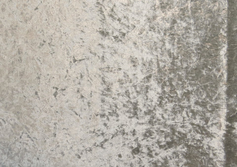 Silberner Samt Polsterstoff mit Crush-Optik