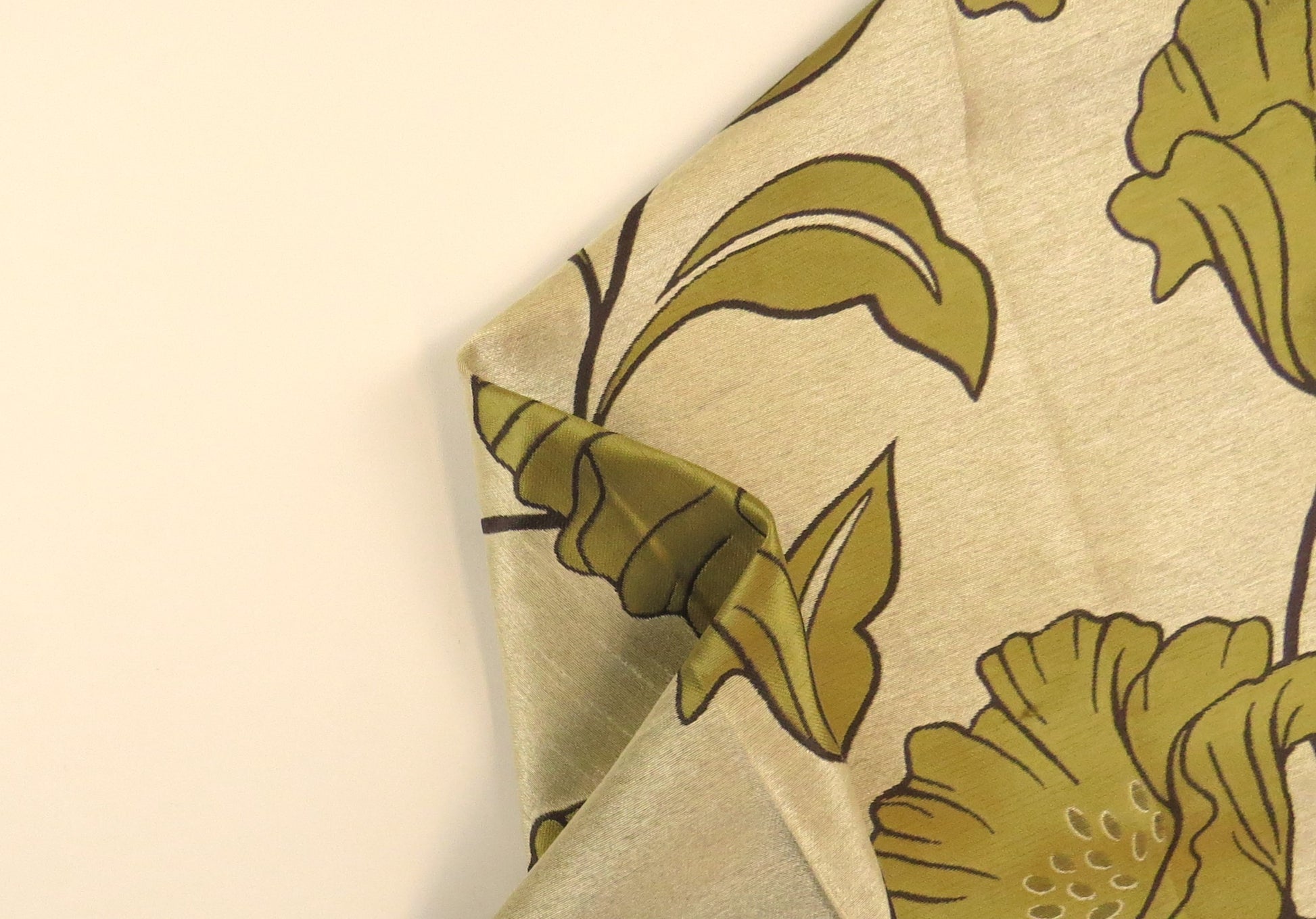 Alaska Crocodile Linen Upholstery Fabric